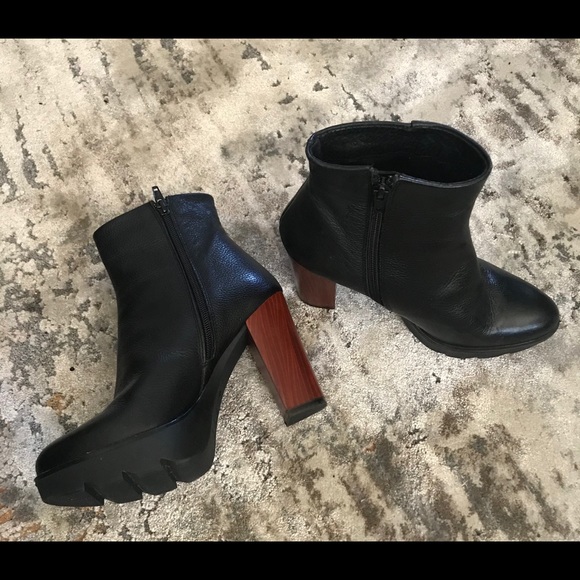 Black 100% real leather ankle boots made in Spain - Picture 3 of 4